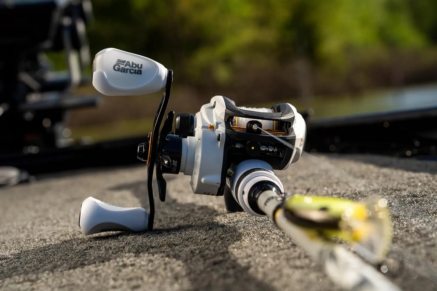 Abu Garcia Max Pro Low Profile Baitcast Fishing Reel