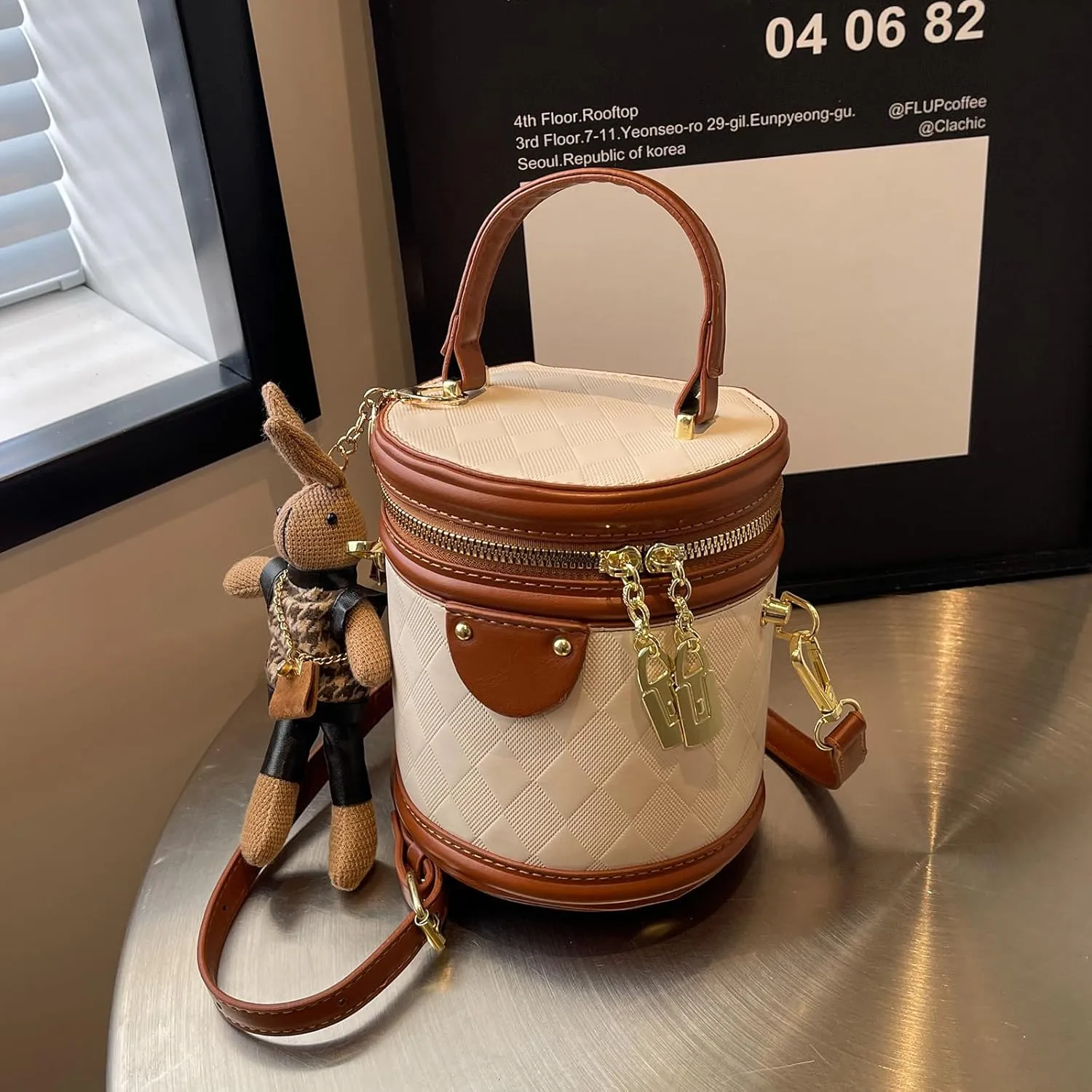 Cute PU Leather Small Barrel Handbag Fashionable Shoulder Crossbody Bag for Everyday Wear