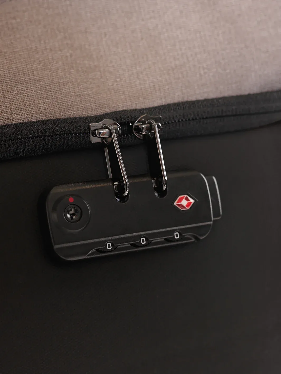 EZRI Travel Backpack