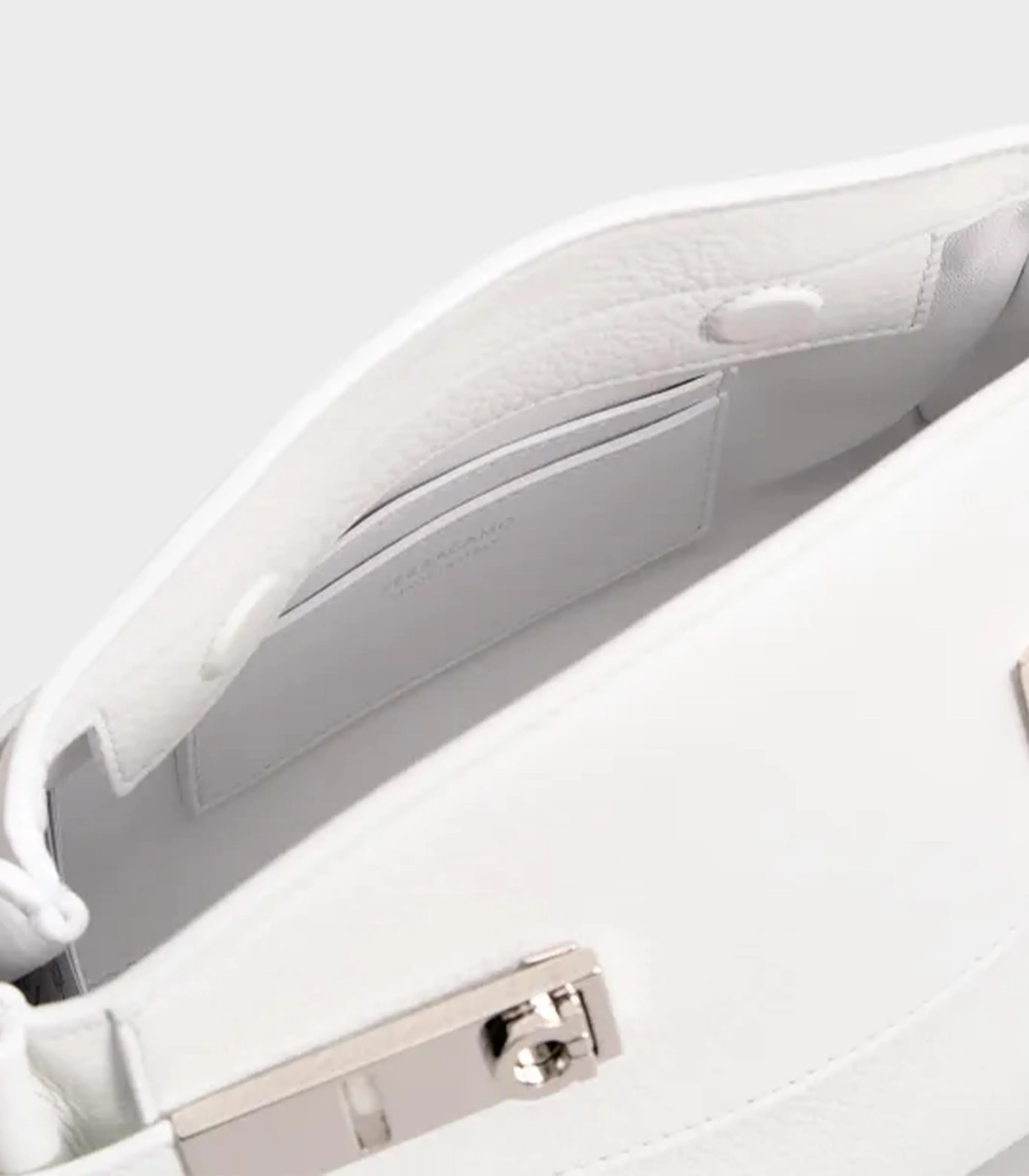 Ferragamo Trusted reviews Hug Small Bag Women's Shockproof Crossbody Leather -