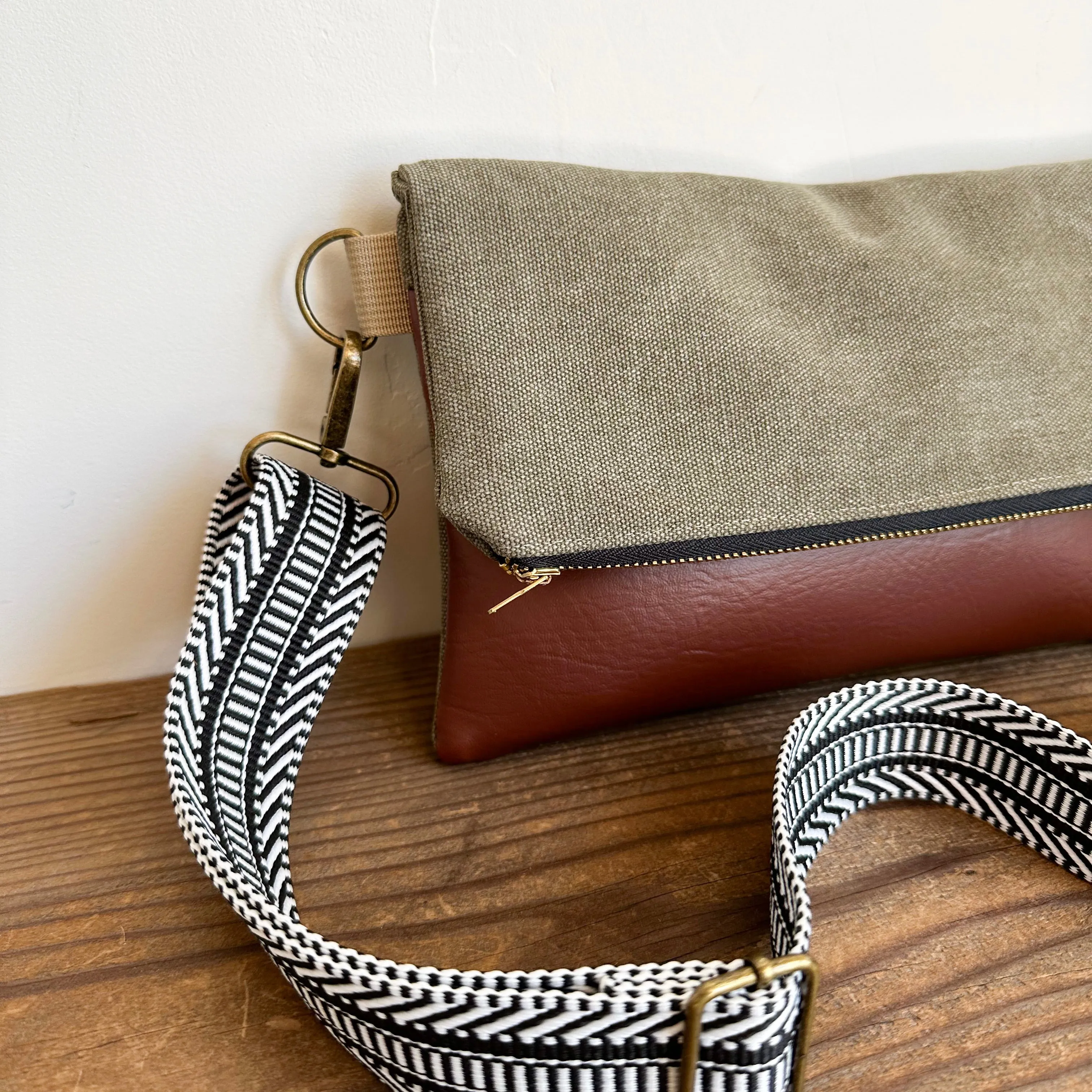 FOLDOVER CROSSBODY - OLIVE & GEO