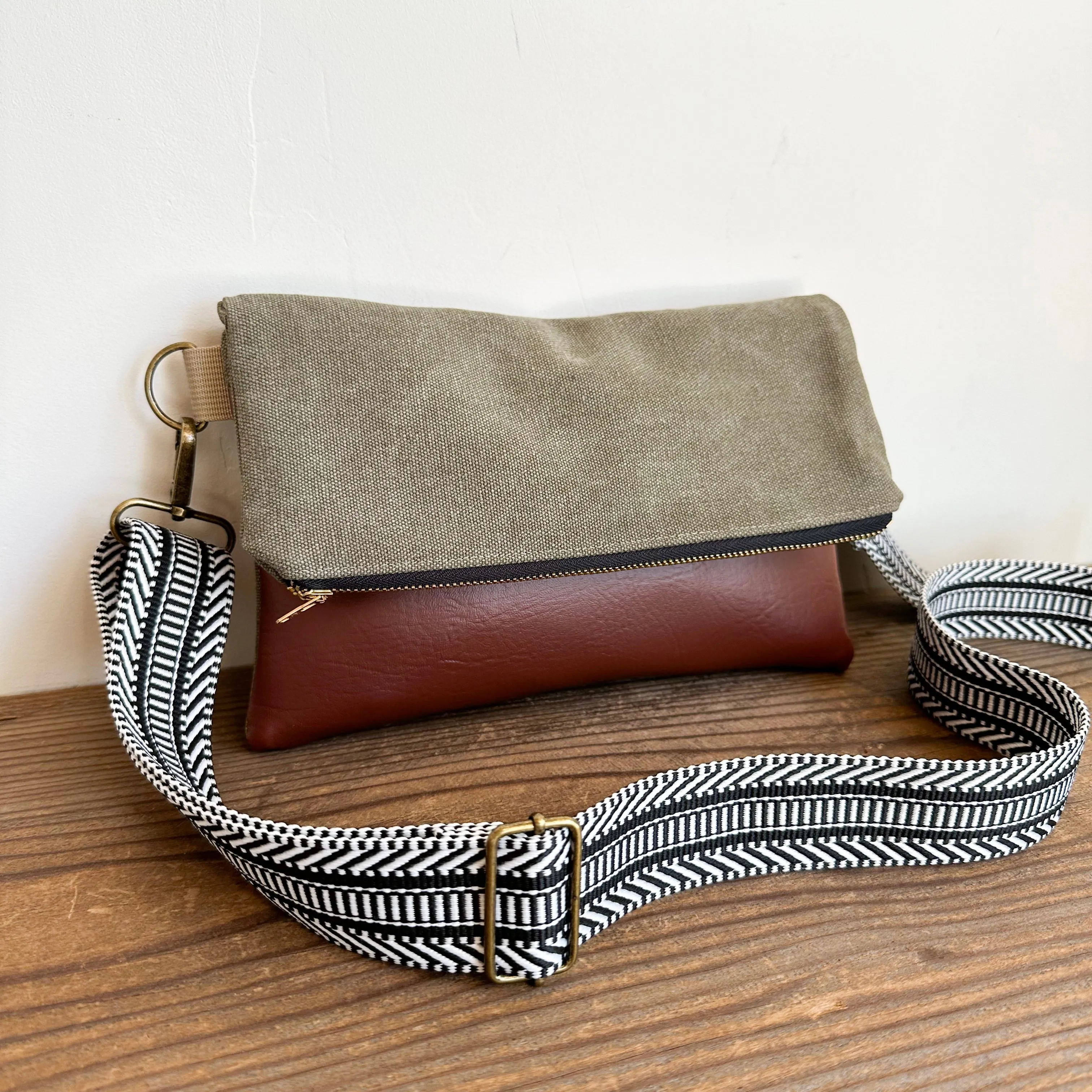 FOLDOVER CROSSBODY - OLIVE & GEO