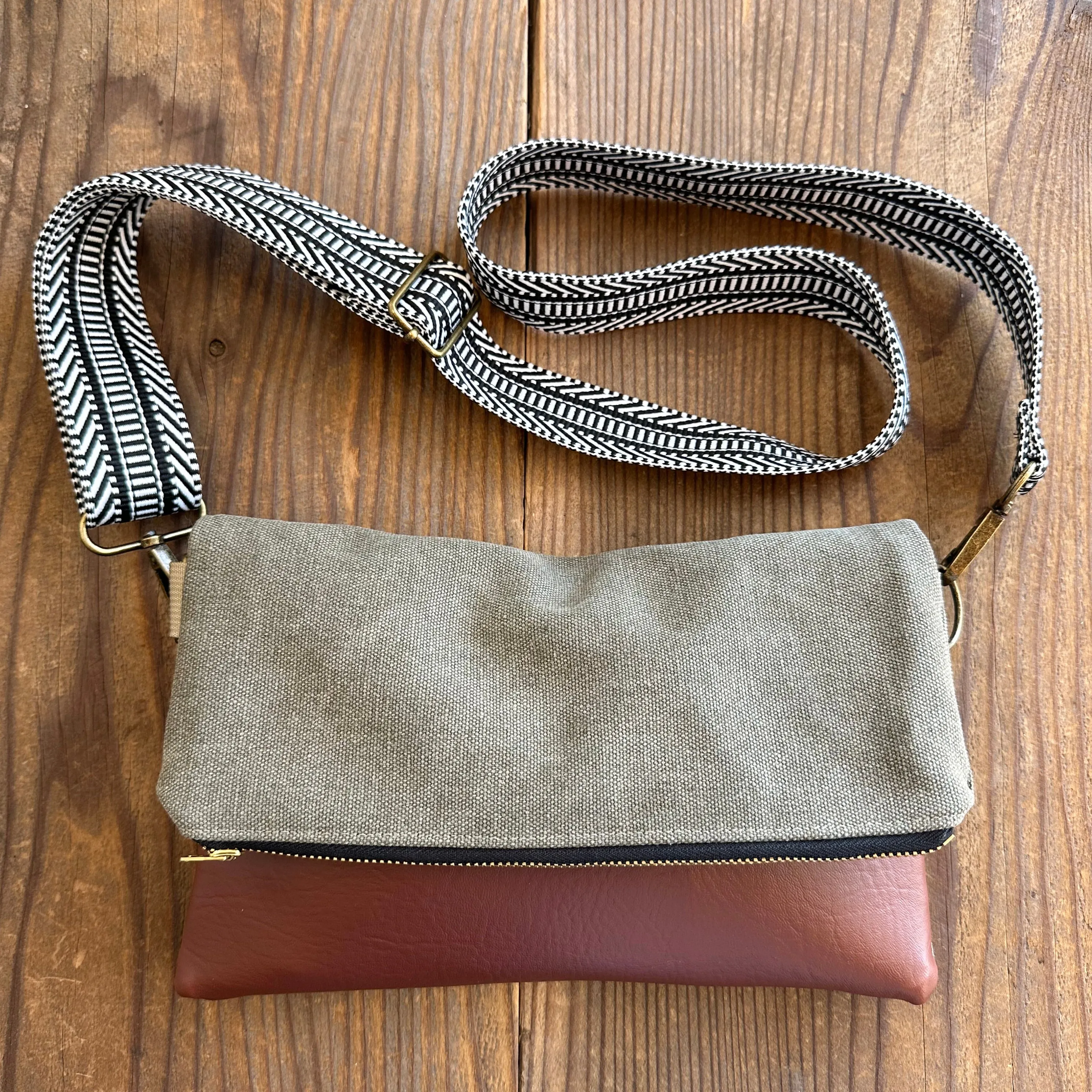 FOLDOVER CROSSBODY - OLIVE & GEO