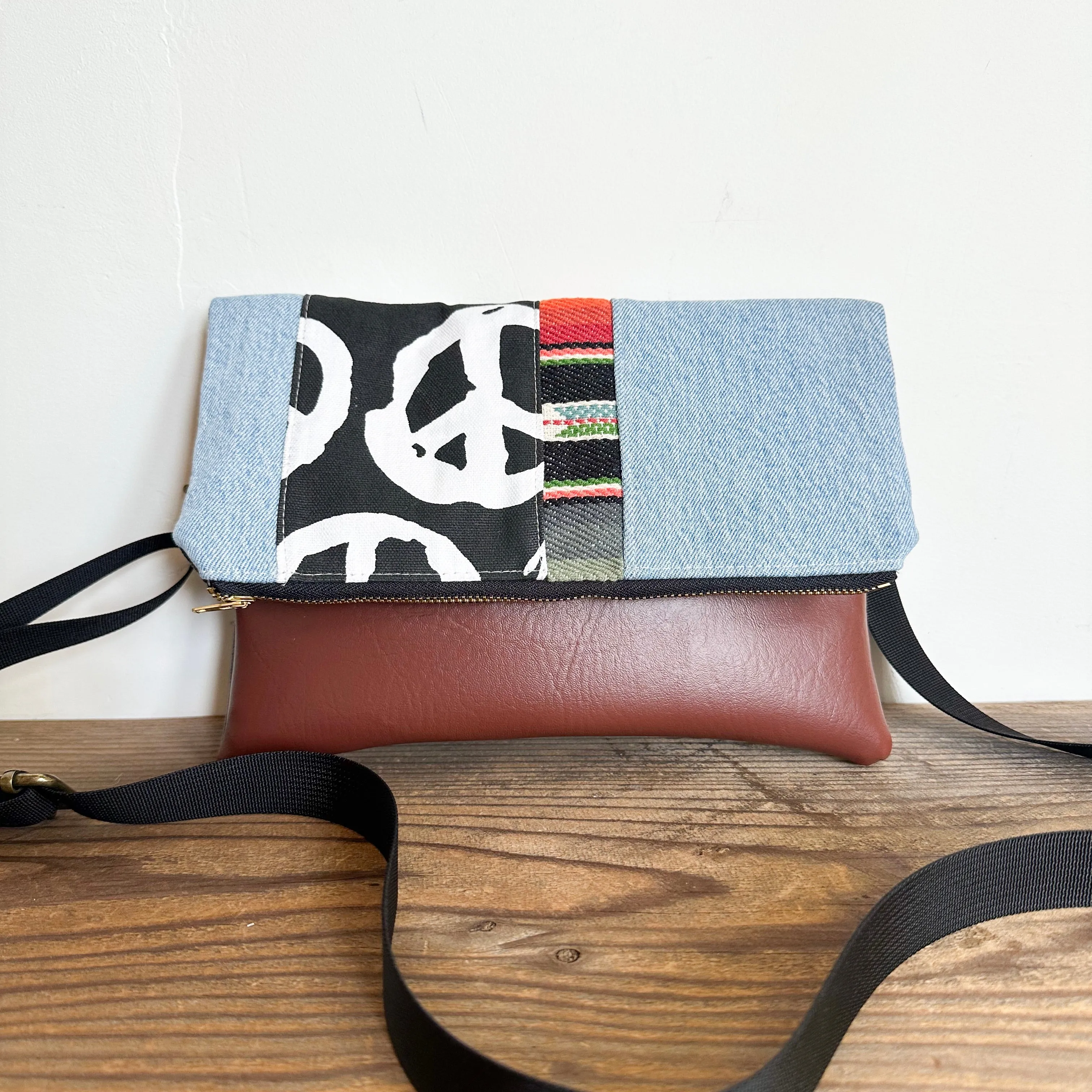 FOLDOVER CROSSBODY - Peace/Desert Horizon/Denim