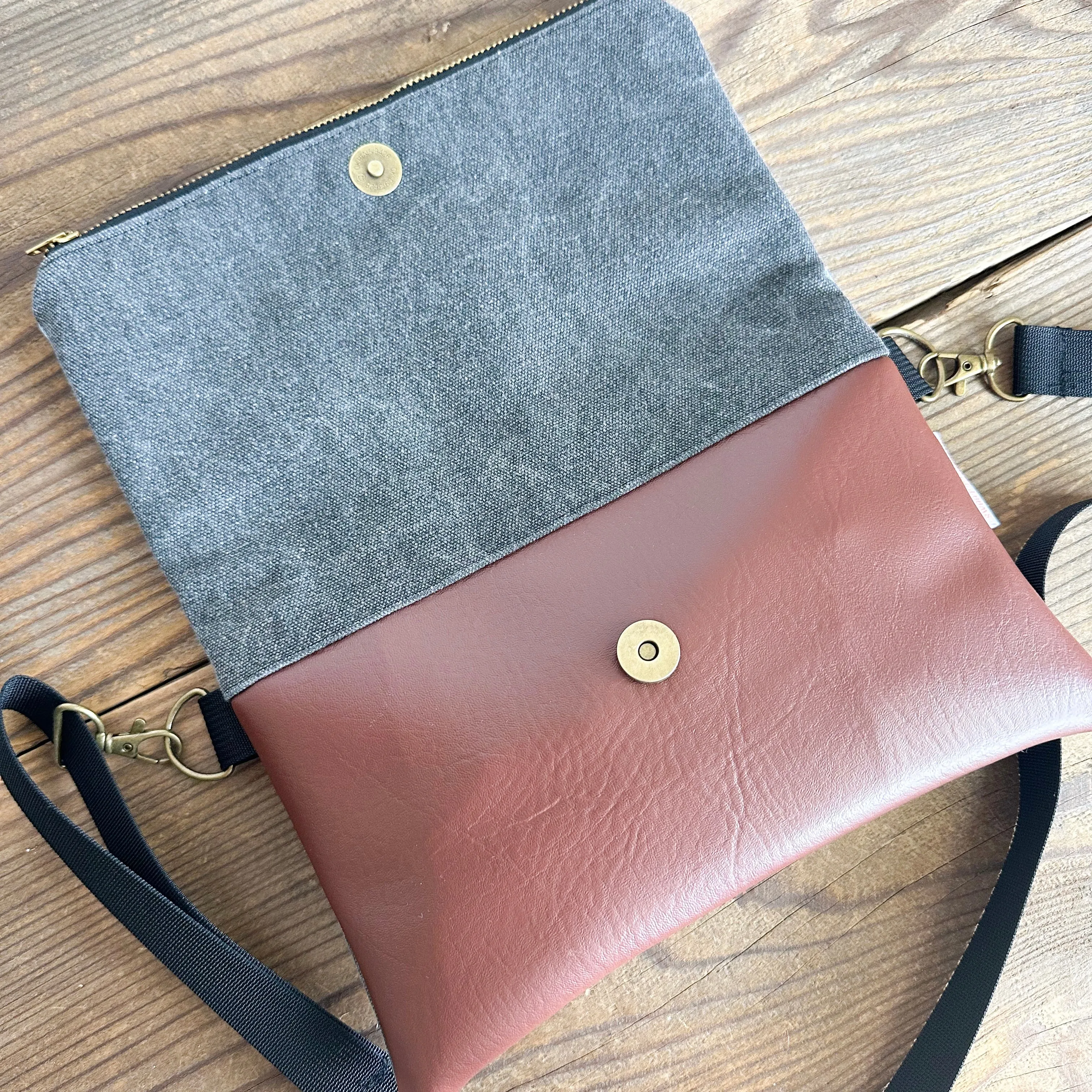 FOLDOVER CROSSBODY - Peace/Desert Horizon/Denim