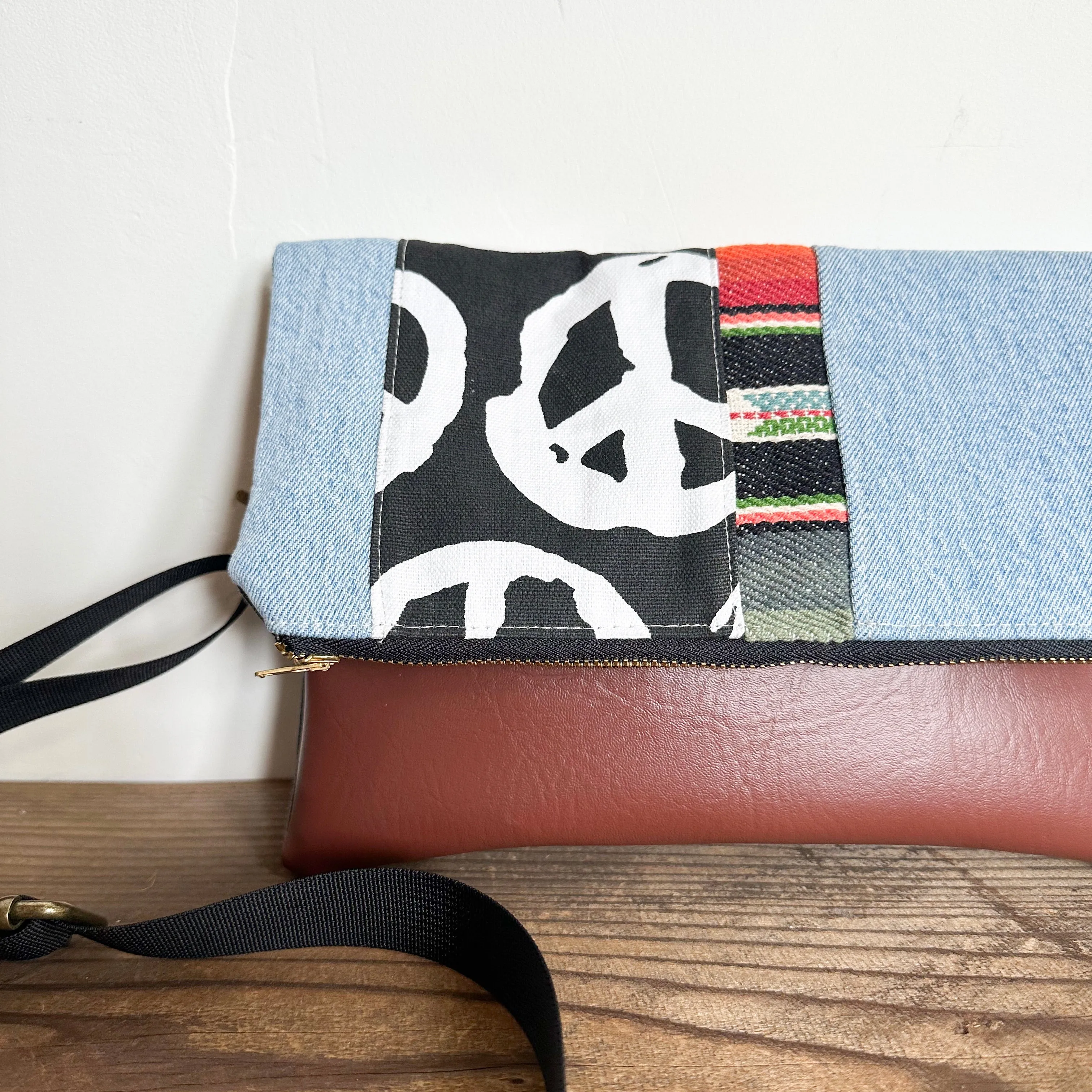 FOLDOVER CROSSBODY - Peace/Desert Horizon/Denim