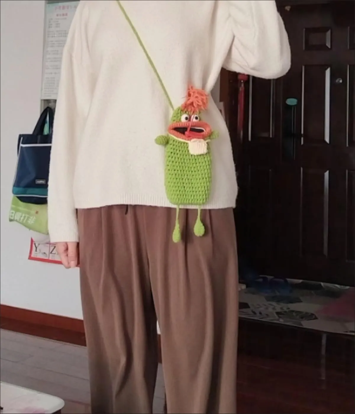 Handmade Crochet Funny Phone Purse, Big Mouth Design with Long Strap, Cotton Yarn Crossbody Phone Bag for Women, Unique Gift for Moms, Friends & Family (Green)