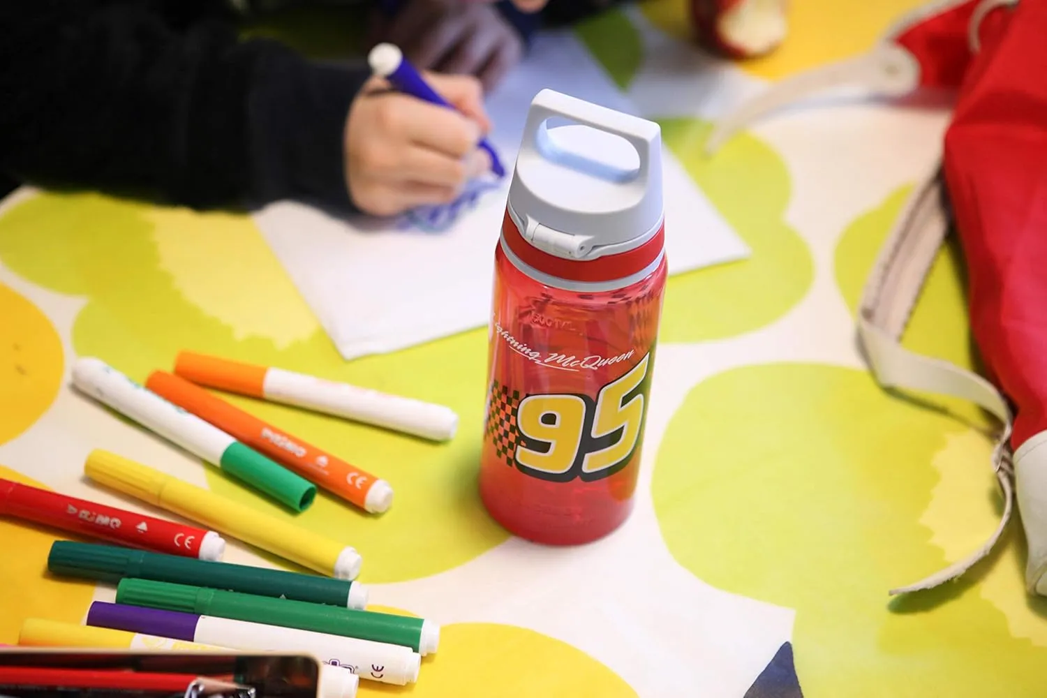 Sigg - Kids Water Bottle - Viva One Disney Cars - Suitable for Carbonated Beverages - Leakproof - Dishwasher Safe - BPA Free - Sports & Bike - Red - 0.5L